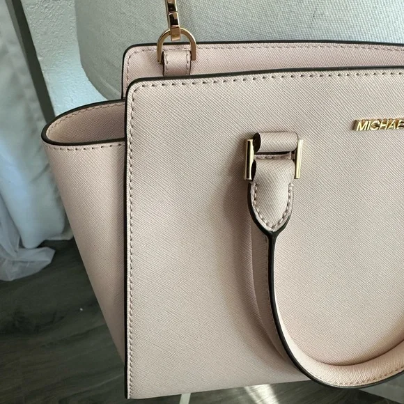 Michael Kors Selma Medium Pink Satchel Handbag 🩷 - Picture 4 of 8